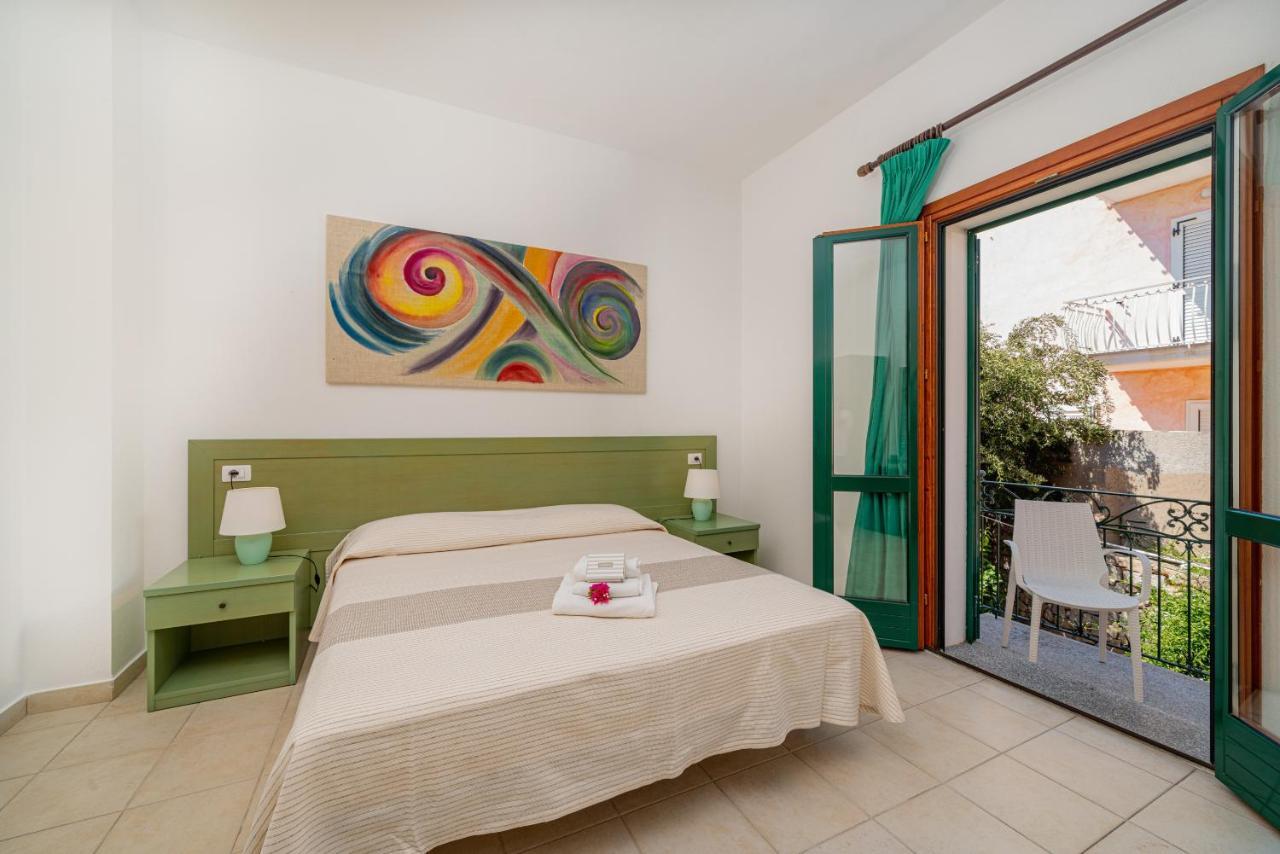 Hotel Marinaro Санта-Тереза-Галлура Экстерьер фото