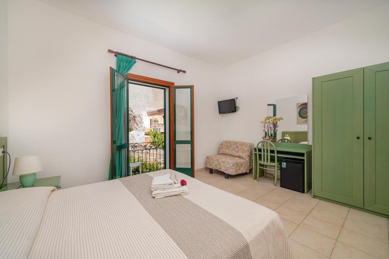 Hotel Marinaro Санта-Тереза-Галлура Экстерьер фото