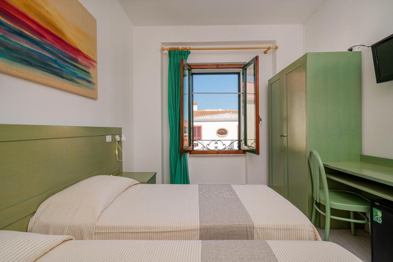 Hotel Marinaro Санта-Тереза-Галлура Экстерьер фото